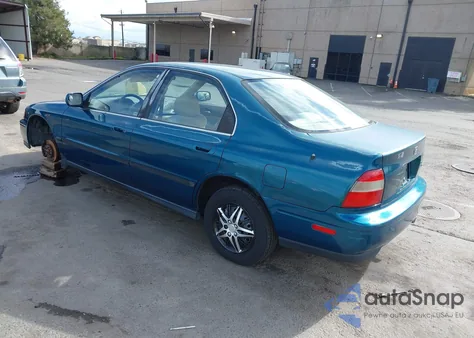 1995 Honda Accord Lx/Ex z USA, uszkodzony, nr VIN 1HGCD5633SA036862